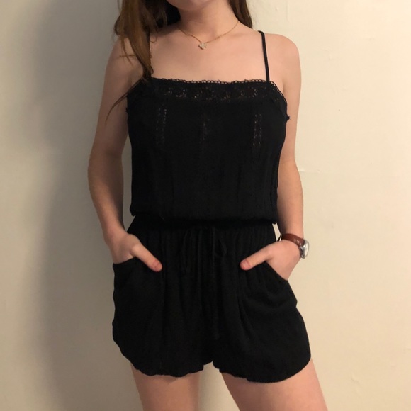 Black lace romper - Picture 2 of 5